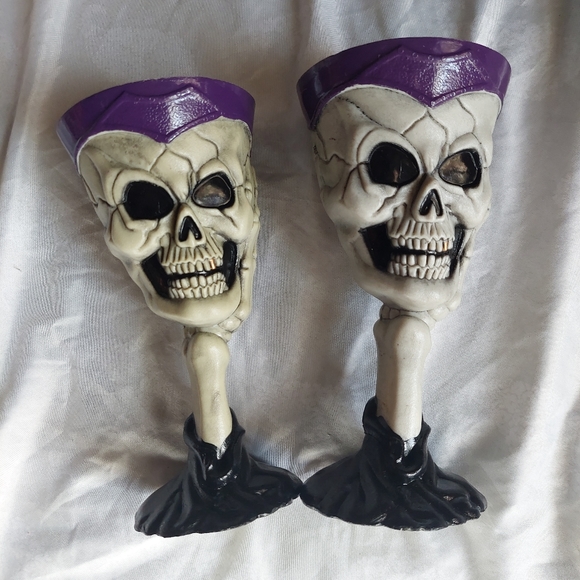 Vintage Set of Plastic Wine Skull Cups - Picture 1 of 4